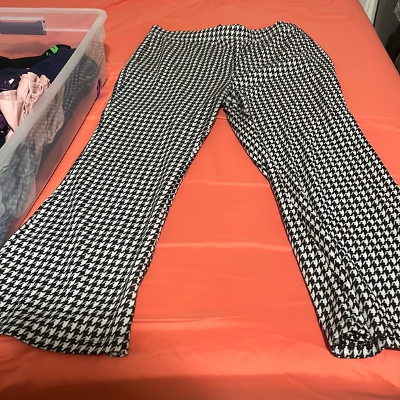 Houndstooth Flared leg pants - Picture 1 of 3